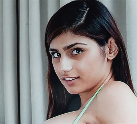 Mia Khalifa Onlyfans Rare Nipple Slip